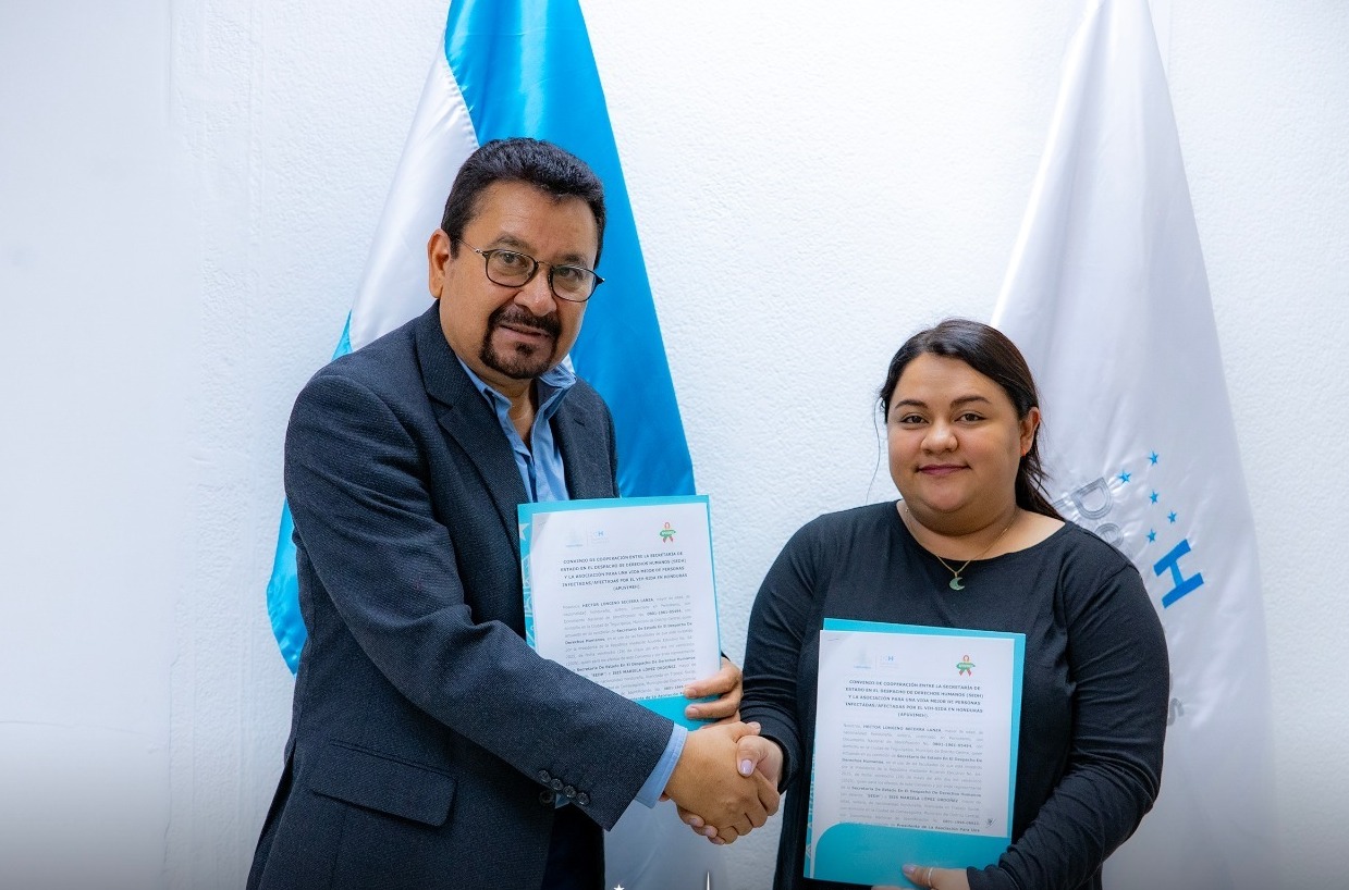 Firman convenio en memoria de Walter Trochez para impulsar reparación simbólica y no repetición